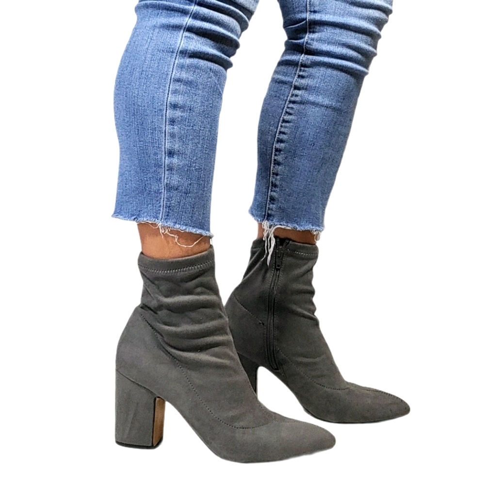 Steve Madden Gray Suede Pointed Toe Ankle Boots